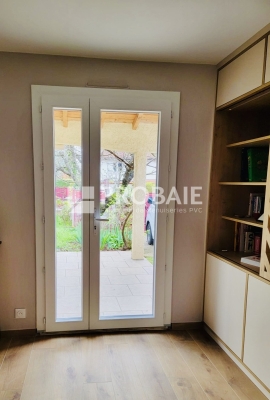 Porte-fenêtre asymétrique