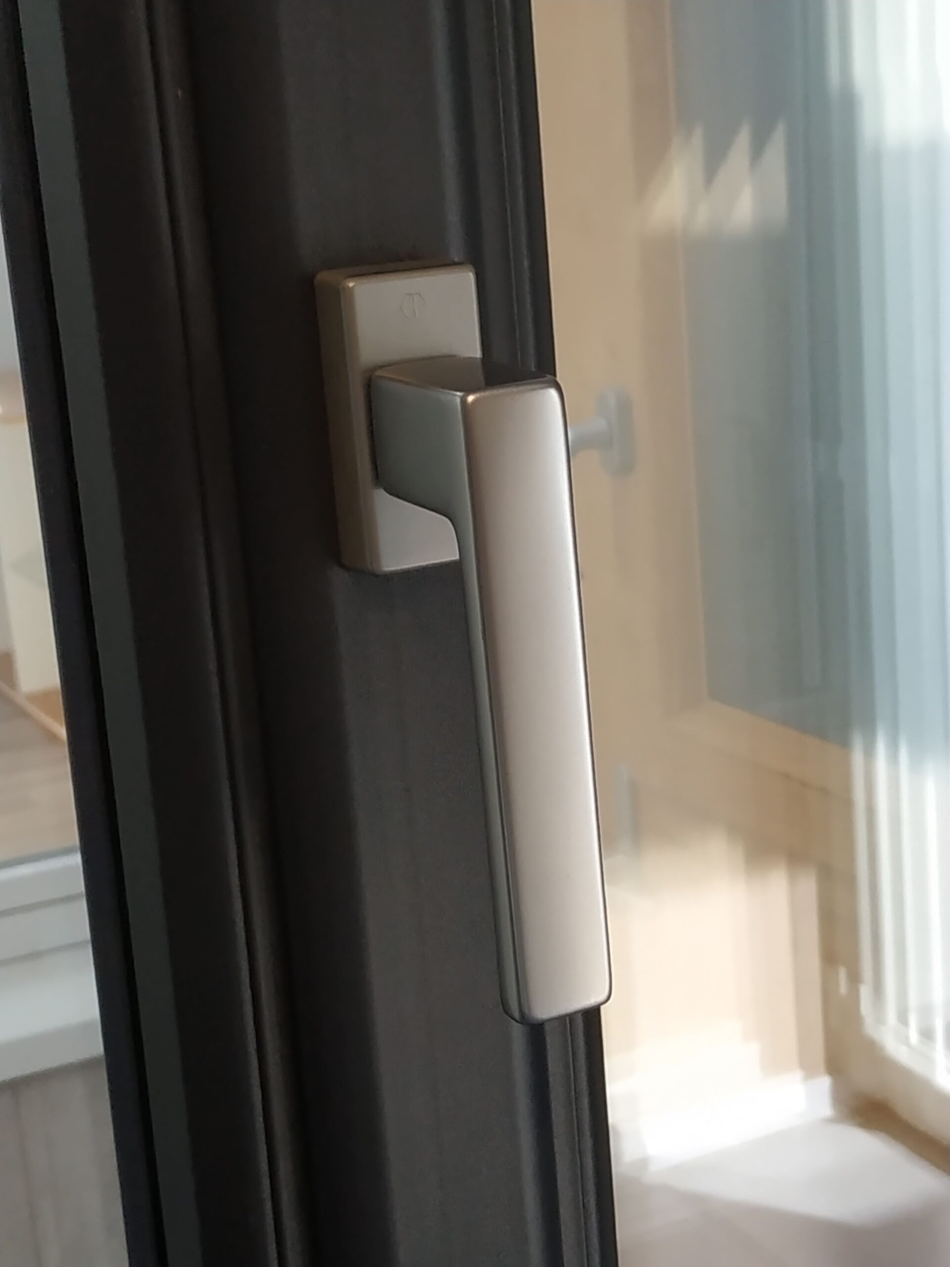 poignée fenetres inox rhone lyon carré toulon moderne